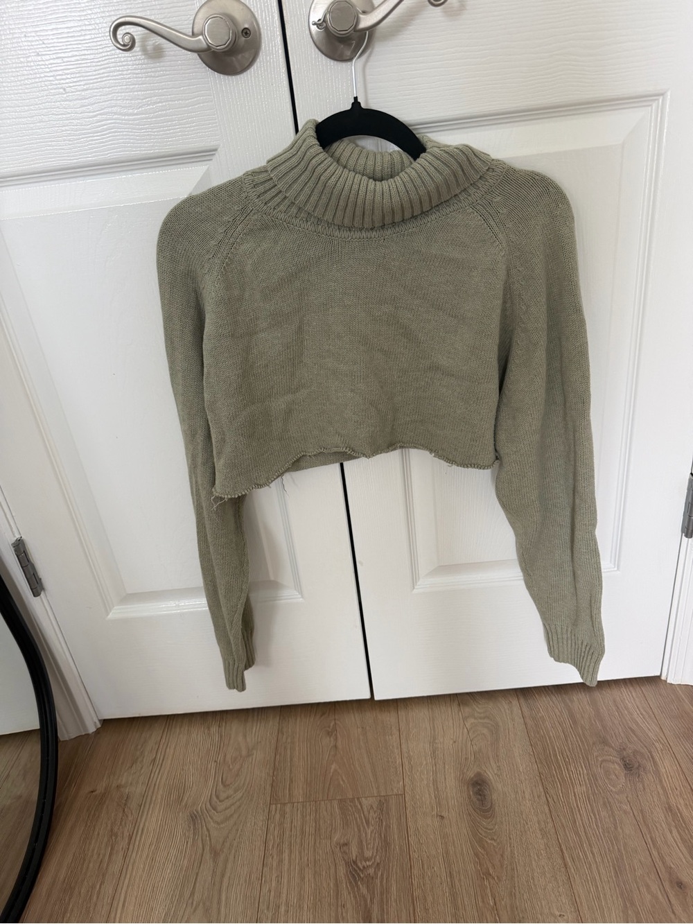 Cropped Olive Green Turtleneck Sweater for Women